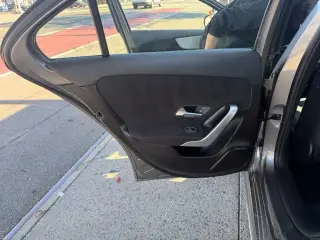 Mercedes-Benz Clase A 2019 AWD A 220 4MATIC 4dr Sedán