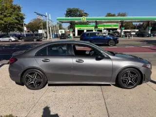 Mercedes-Benz Clase A 2019 AWD A 220 4MATIC 4dr Sedán