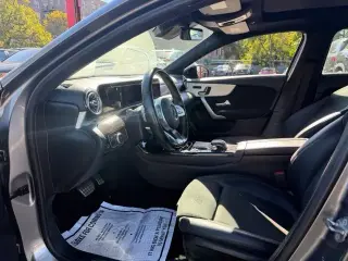 Mercedes-Benz Clase A 2019 AWD A 220 4MATIC 4dr Sedán