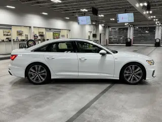 Audi A6 2019 AWD quattro Premium Plus 55 TFSI 4dr Sedán