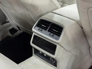 Audi A6 2019 AWD quattro Premium Plus 55 TFSI 4dr Sedán