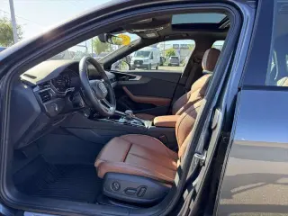 Audi A4 2021 AWD quattro S line Premium Plus 45 TFSI 4dr Sedán