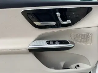 Mercedes-Benz GLC 2025 AWD GLC 300 4MATIC 4dr SUV