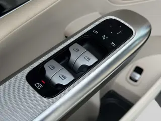 Mercedes-Benz GLC 2025 AWD GLC 300 4MATIC 4dr SUV