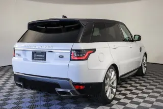 Land Rover Range Rover Sport 2019 AWD HSE 4dr SUV (lanzamiento a mitad de año)