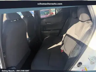 Toyota C-HR 2018 XLE 4dr Crossover
