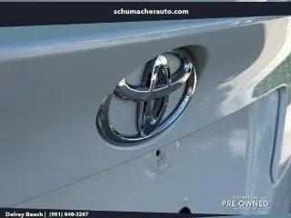 Toyota C-HR 2018 XLE 4dr Crossover