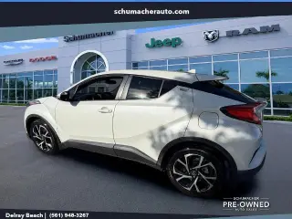Toyota C-HR 2018 XLE 4dr Crossover