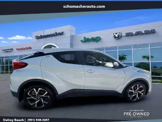Toyota C-HR 2018 XLE 4dr Crossover