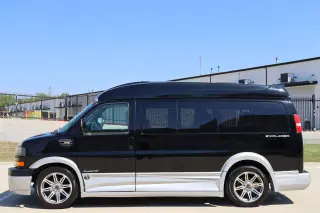 2018 GMC Savana Cargo Van
