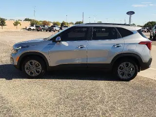 Kia Seltos 2024 AWD S 4p SUV