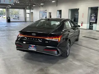Hyundai ELANTRA Híbrido 2026 Limited 4dr Sedán