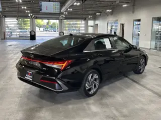 Hyundai ELANTRA Híbrido 2026 Limited 4dr Sedán
