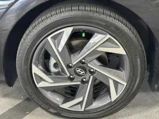Hyundai ELANTRA Híbrido 2026 Limited 4dr Sedán