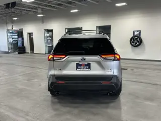 Toyota RAV4 Híbrido 2024 AWD XLE 4dr SUV