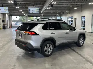 Toyota RAV4 Híbrido 2024 AWD XLE 4dr SUV