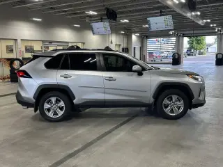 Toyota RAV4 Híbrido 2024 AWD XLE 4dr SUV