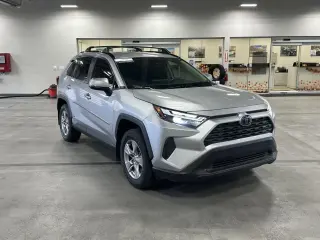 Toyota RAV4 Híbrido 2024 AWD XLE 4dr SUV