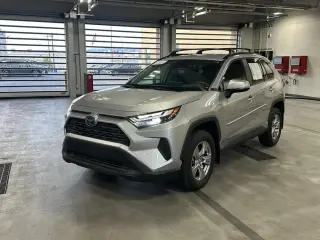 Toyota RAV4 Híbrido 2024 AWD XLE 4dr SUV