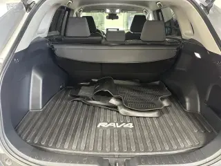 Toyota RAV4 Híbrido 2024 AWD XLE 4dr SUV