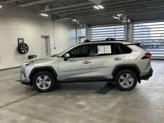Toyota RAV4 Híbrido 2024 AWD XLE 4dr SUV