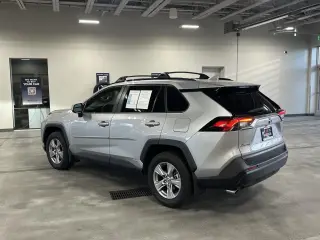 Toyota RAV4 Híbrido 2024 AWD XLE 4dr SUV