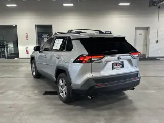 Toyota RAV4 Híbrido 2024 AWD XLE 4dr SUV