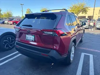 Toyota RAV4 2019 LE 4dr SUV