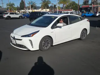 Toyota Prius 2022 XLE 4dr Hatchback