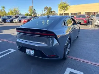 Toyota Prius 2023 XLE 4p Hatchback