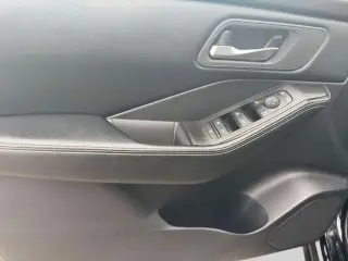 Crossover Nissan Rogue 2025 AWD SV 4 puertas