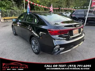 2023 Kia Forte LXS IVT
