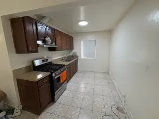 APARTAMENTO DE 2 RECS. EN Los Angeles