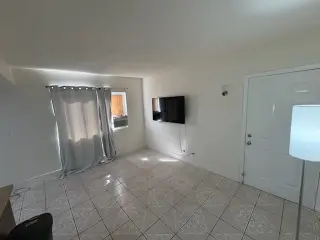 APARTAMENTO DE 2 RECS. EN Los Angeles