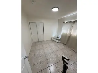 APARTAMENTO DE 2 RECS. EN Los Angeles