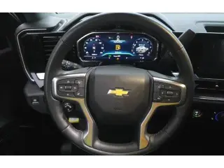 Chevrolet Silverado 1500 2024 4x4 LT 4 puertas Crew Cab cama de 5.8 pies con 2FL