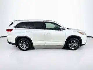 Toyota Highlander 2017 AWD XLE 4dr SUV