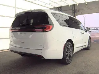 Chrysler Pacifica 2024 AWD Touring L 4dr Mini-Van