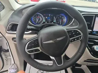 Chrysler Pacifica 2024 AWD Touring L 4dr Mini-Van
