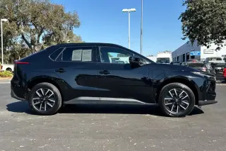 Toyota bZ 2026 XLE 4dr Crossover