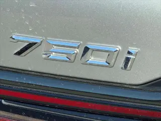 Sedán BMW 7 Series 2021 AWD 750i xDrive 4dr