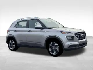Hyundai VENUE 2026 SEL 4dr Crossover con Techo de Dos Tonos