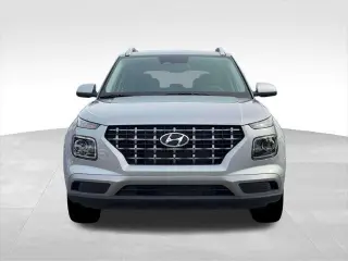 Hyundai VENUE 2026 SEL 4dr Crossover con Techo de Dos Tonos