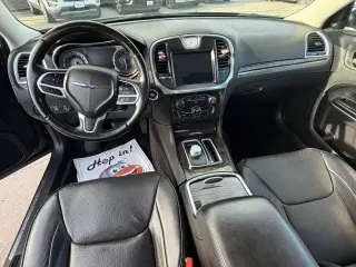 2018 Chrysler 300