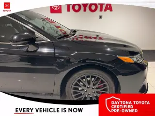 Toyota Camry 2020 SE Sedán de 4 puertas