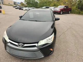 Toyota Camry 2017 LE 4dr Sedán