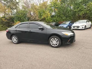 Toyota Camry 2017 LE 4dr Sedán