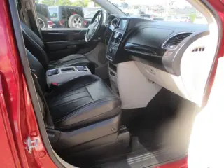 Chrysler Town and Country 2012