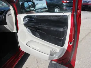 Chrysler Town and Country 2012