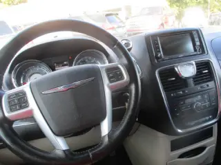 Chrysler Town and Country 2012